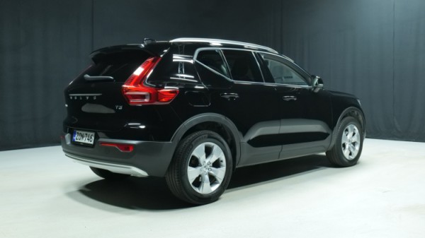 Esittelykuva Volvo XC40 bensiiniautosta.