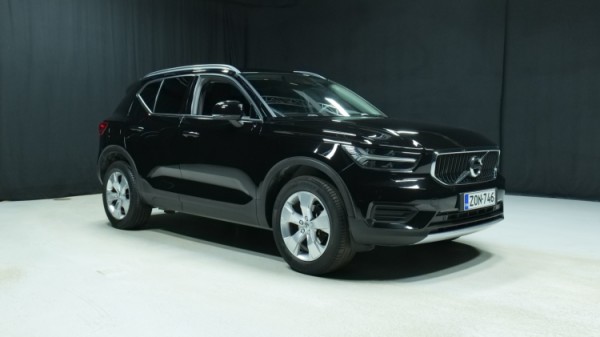 Esittelykuva Volvo XC40 bensiiniautosta.