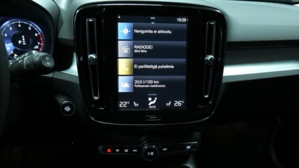 Esittelykuva Volvo XC40 bensiiniautosta.