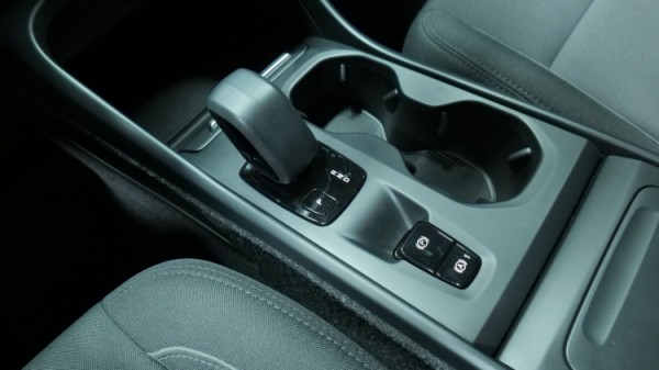Esittelykuva Volvo XC40 bensiiniautosta.