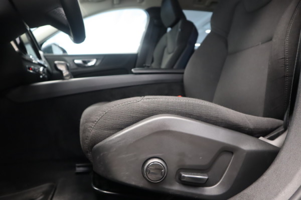 Esittelykuva VOLVO V60 dieselautosta.