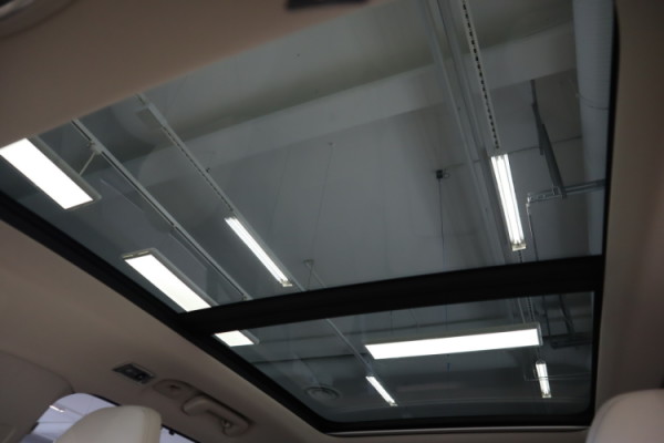 Esittelykuva VOLVO XC90 lataushybridiautosta.