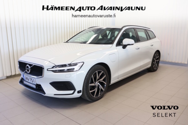 Esittelykuva VOLVO V60 kevythybridiautosta.