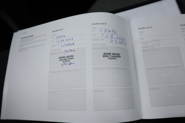 Esittelykuva VOLVO XC40 bensiiniautosta.