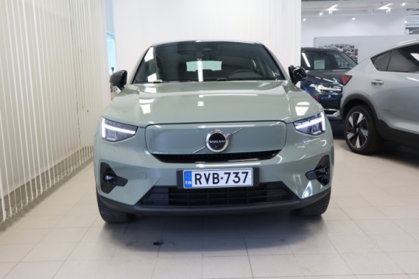 Esittelykuva VOLVO C40 täyssähköautosta.