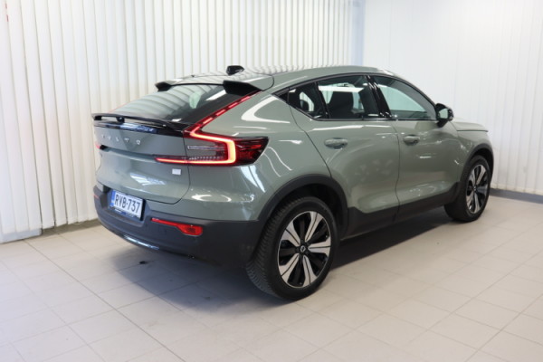Esittelykuva VOLVO C40 täyssähköautosta.