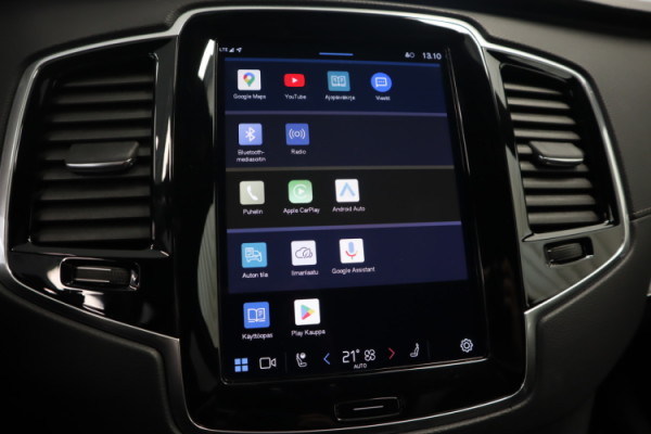 Esittelykuva VOLVO XC90 lataushybridiautosta.