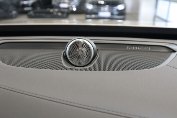 Esittelykuva VOLVO XC90 lataushybridiautosta.