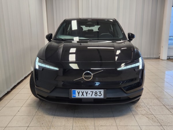 Esittelykuva VOLVO EX30 täyssähköautosta.