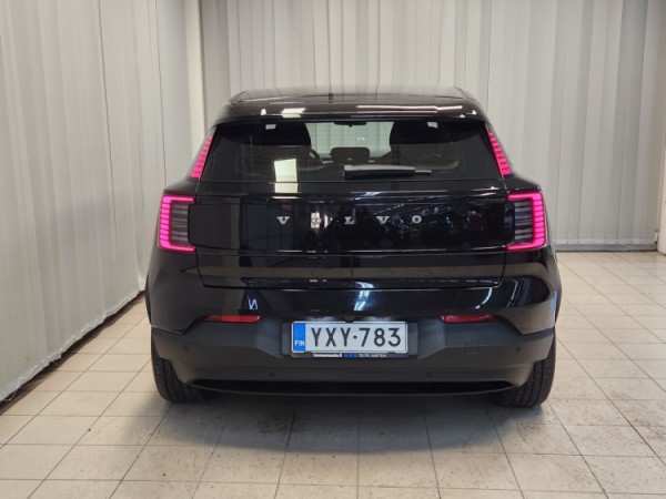 Esittelykuva VOLVO EX30 täyssähköautosta.