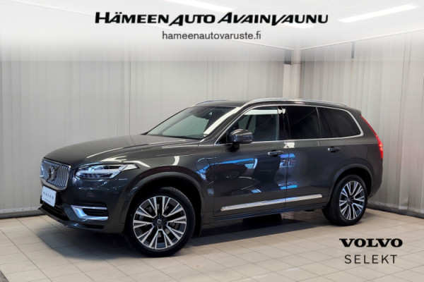 Esittelykuva VOLVO XC90 lataushybridiautosta.