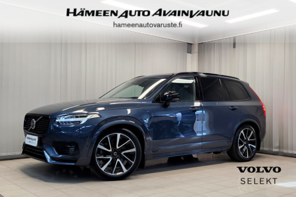 Esittelykuva VOLVO XC90 lataushybridiautosta.