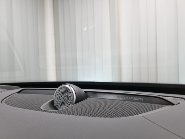 Esittelykuva VOLVO XC90 lataushybridiautosta.