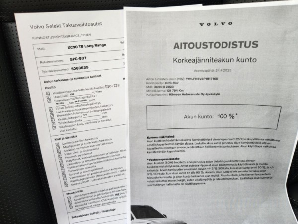 Esittelykuva VOLVO XC90 lataushybridiautosta.