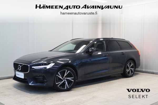 Esittelykuva VOLVO V90 lataushybridiautosta.