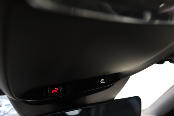 Esittelykuva VOLVO V90 lataushybridiautosta.