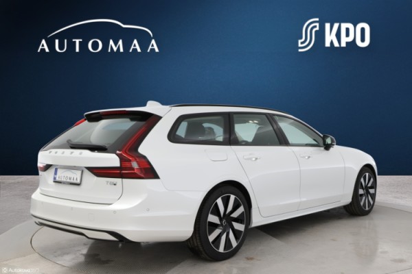 Esittelykuva VOLVO V90 lataushybridiautosta.