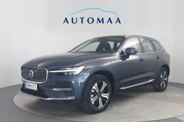 Esittelykuva VOLVO XC60 lataushybridiautosta.