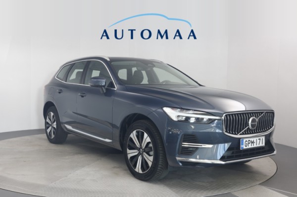 Esittelykuva VOLVO XC60 lataushybridiautosta.