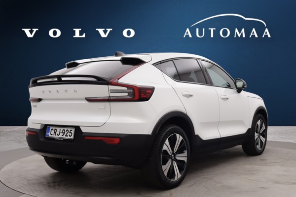 Esittelykuva VOLVO C40 täyssähköautosta.