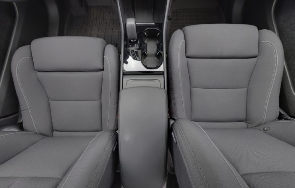 Esittelykuva VOLVO C40 täyssähköautosta.