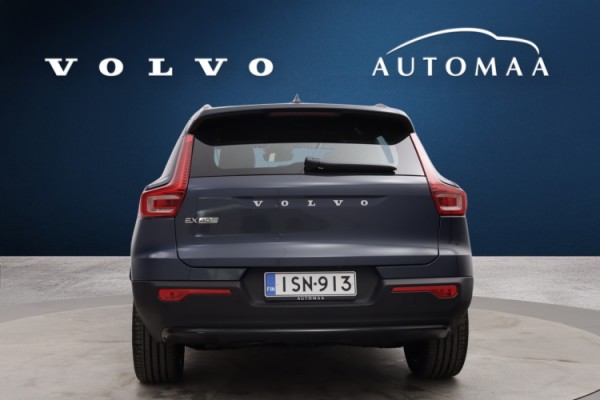Esittelykuva VOLVO EX40 täyssähköautosta.
