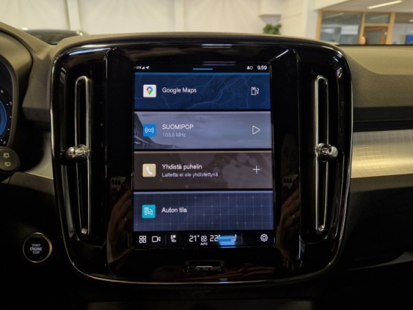 Esittelykuva VOLVO XC40 bensiiniautosta.