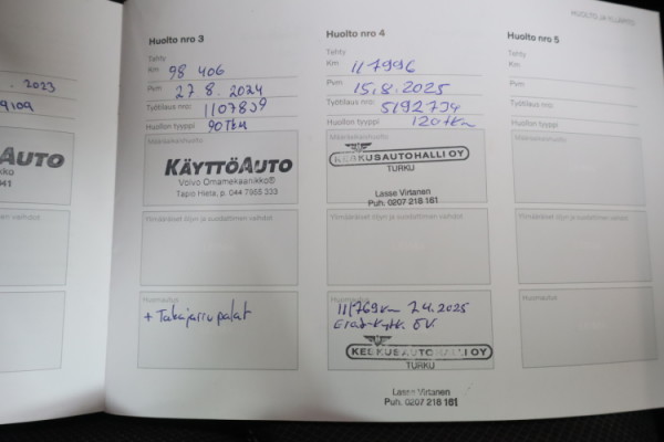 Esittelykuva VOLVO XC60 lataushybridiautosta.