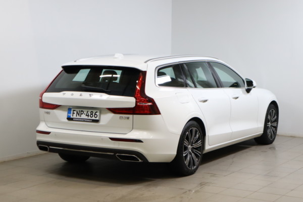 Esittelykuva VOLVO V60 dieselautosta.
