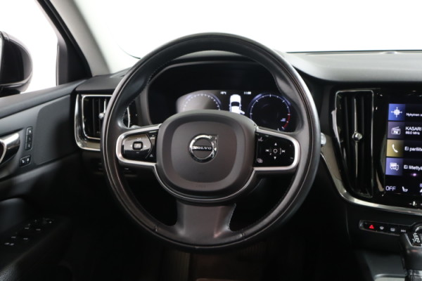 Esittelykuva VOLVO V60 dieselautosta.