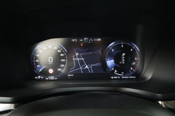 Esittelykuva VOLVO V60 dieselautosta.