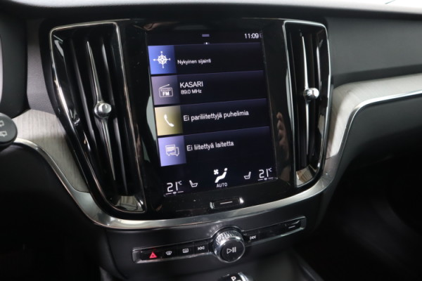 Esittelykuva VOLVO V60 dieselautosta.