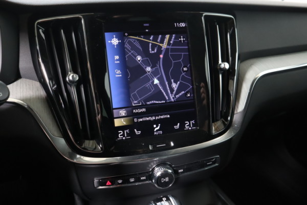 Esittelykuva VOLVO V60 dieselautosta.