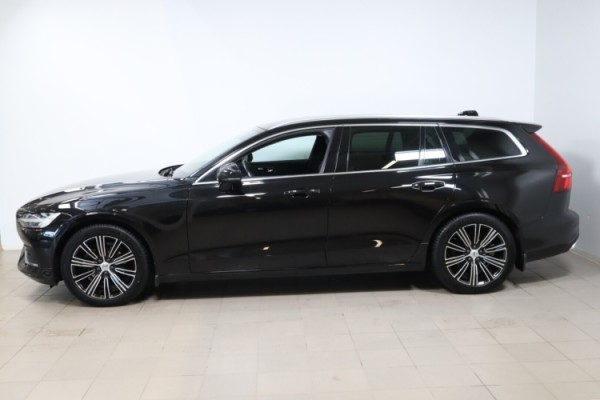 Esittelykuva VOLVO V60 dieselautosta.