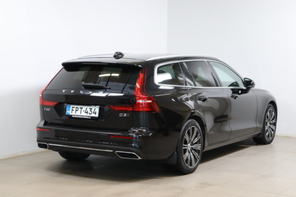 Esittelykuva VOLVO V60 dieselautosta.
