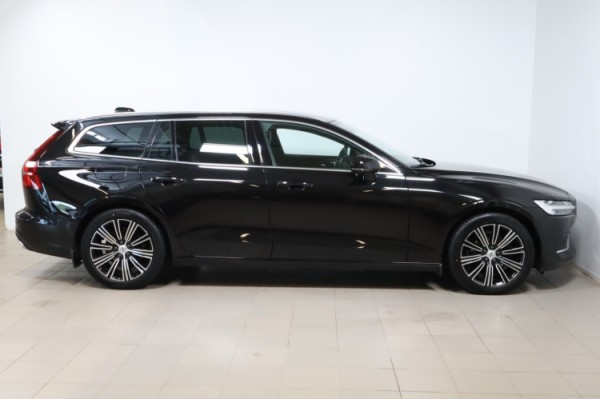 Esittelykuva VOLVO V60 dieselautosta.