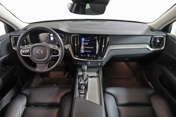 Esittelykuva VOLVO V60 dieselautosta.
