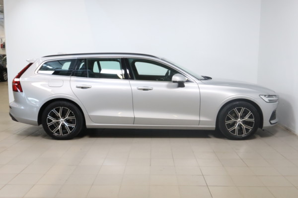 Esittelykuva VOLVO V60 bensiiniautosta.