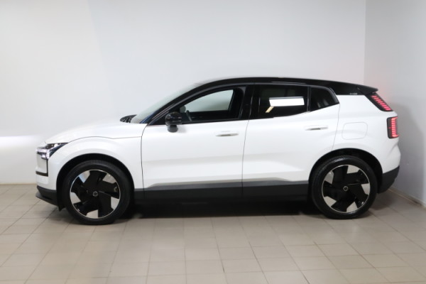 Esittelykuva VOLVO EX30 täyssähköautosta.