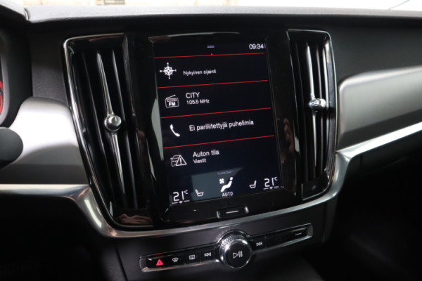 Esittelykuva VOLVO S90 dieselautosta.