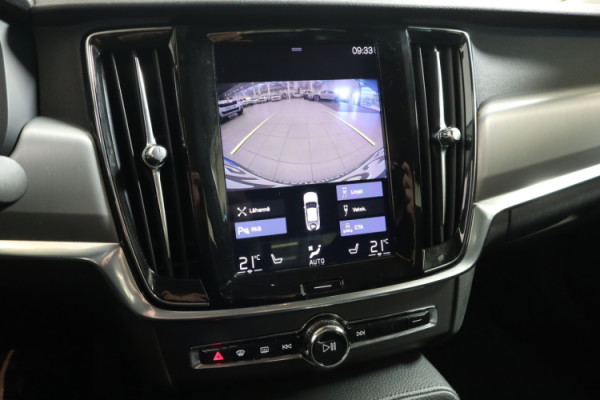 Esittelykuva VOLVO S90 dieselautosta.