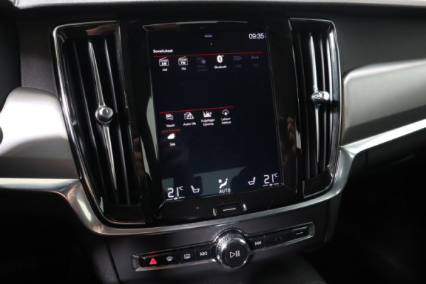 Esittelykuva VOLVO S90 dieselautosta.