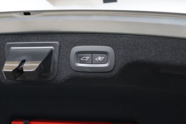 Esittelykuva VOLVO S90 dieselautosta.