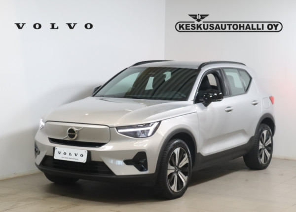 Esittelykuva VOLVO XC40 täyssähköautosta.