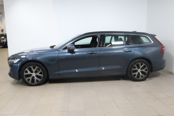 Esittelykuva VOLVO V60 bensiiniautosta.