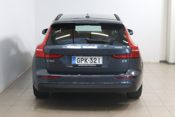 Esittelykuva VOLVO V60 bensiiniautosta.