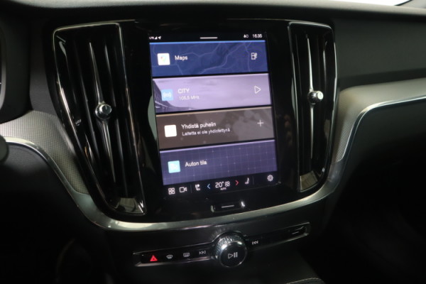 Esittelykuva VOLVO V60 lataushybridiautosta.