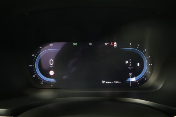 Esittelykuva VOLVO V60 bensiiniautosta.