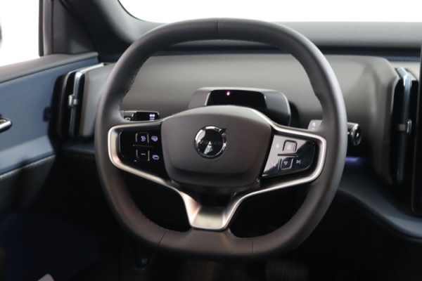 Esittelykuva VOLVO EX30 täyssähköautosta.
