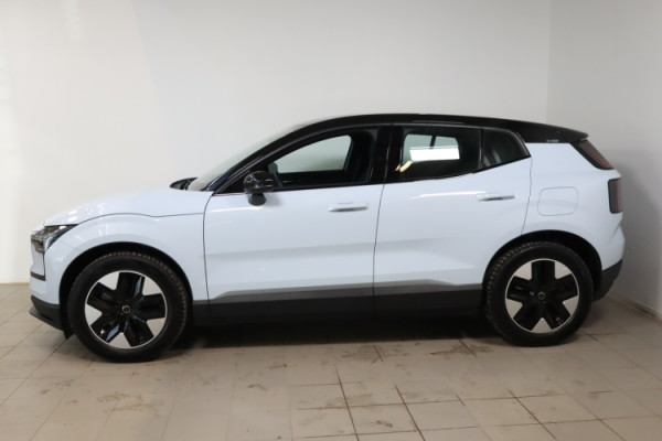 Esittelykuva VOLVO EX30 täyssähköautosta.